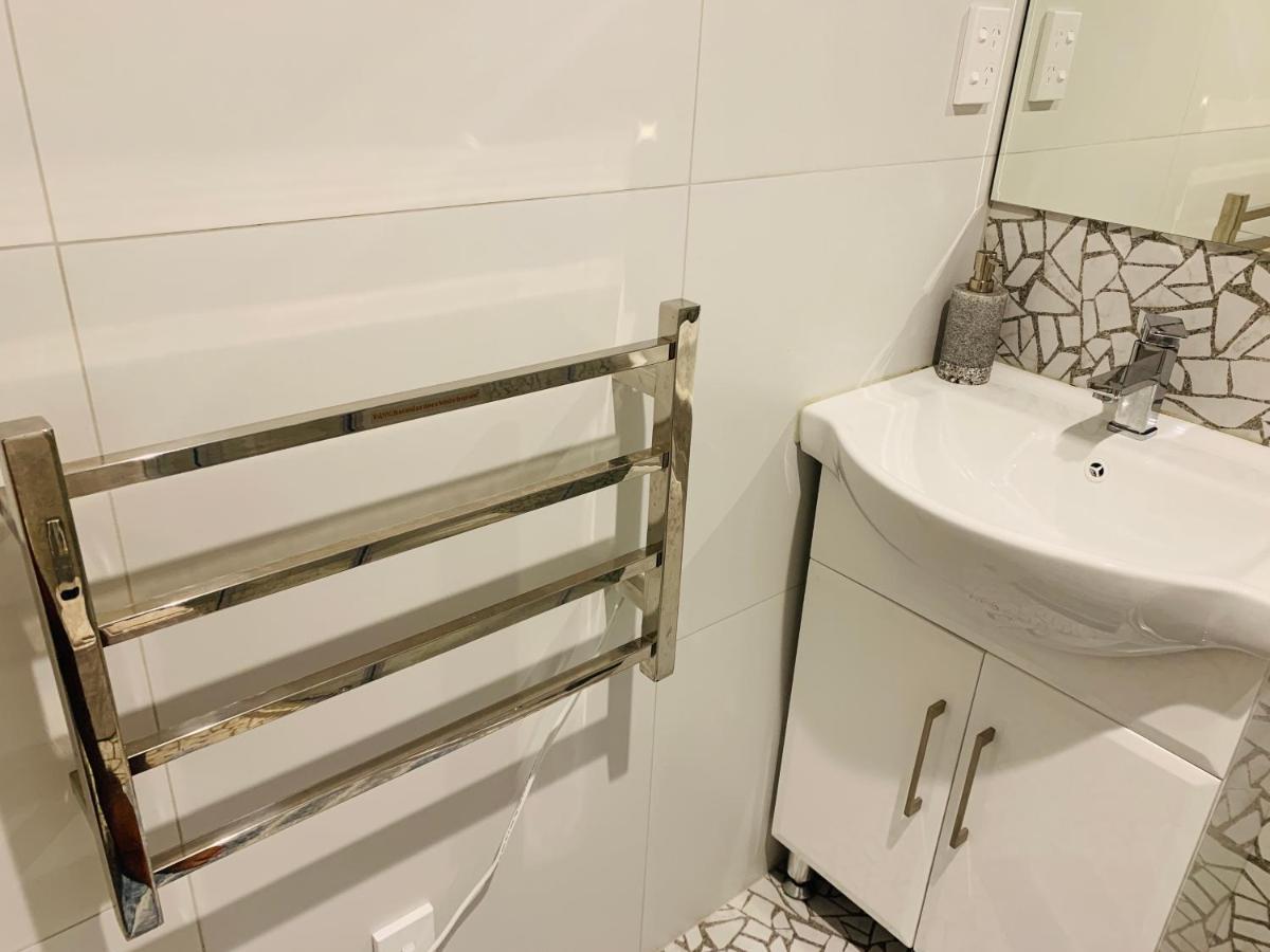 Auckland Homestay Near Airport-Room With En-Suite, Free Parking ปาปาคูรา ภายนอก รูปภาพ